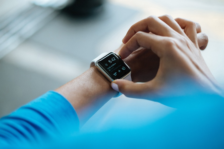 Benefits of Wearable Technology Using IoT